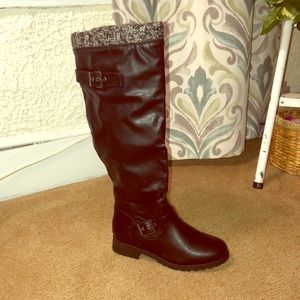 New in box black knee high boots